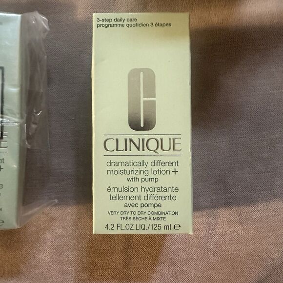 CLINIQUE DRAMATICALLY DIFFERENT MOISTURIZING LOTION PUMP 4.2 OZ LOT OF 5 NEW - Picture 3 of 4
